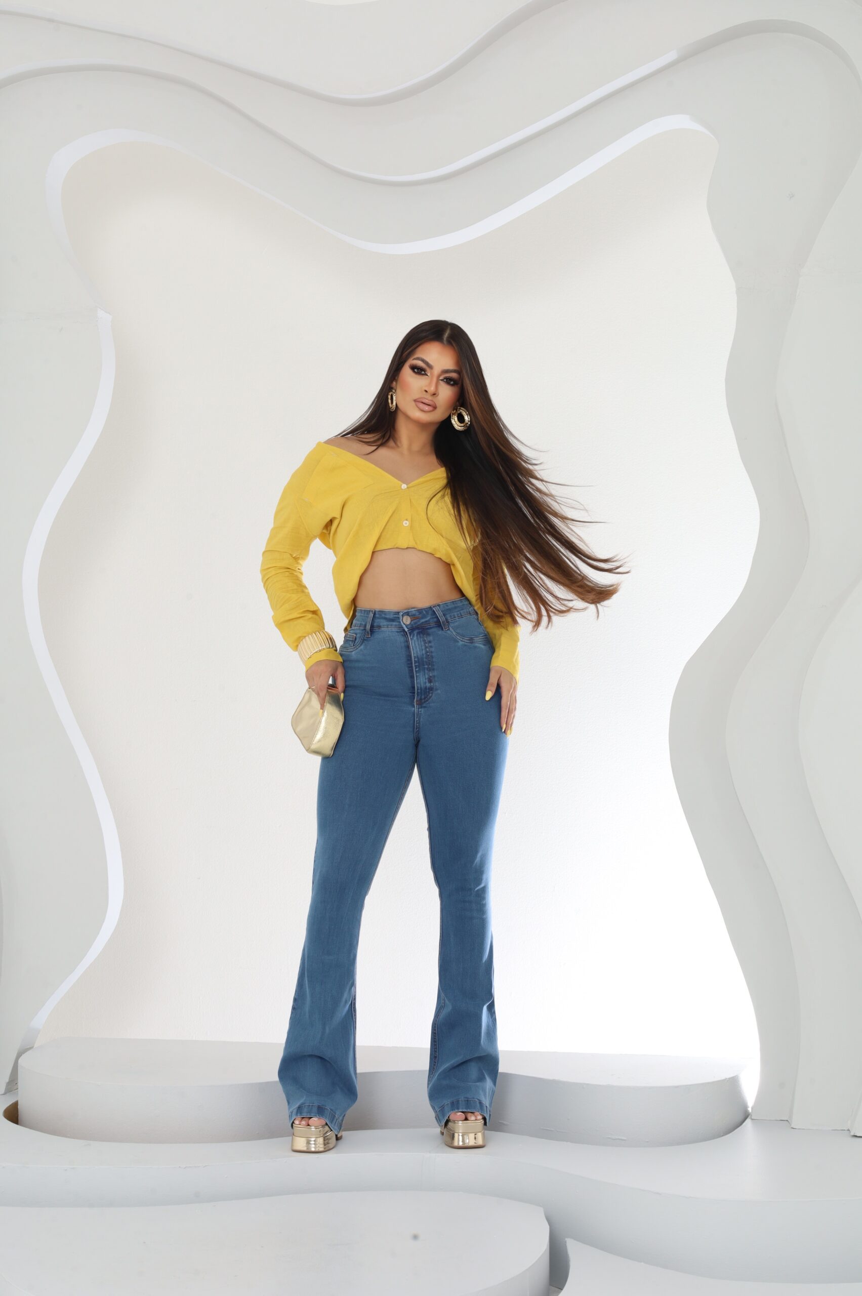 Calça Jeans Flare Feminina – Elegância e Alongamento da Silhueta FURIA Jeans